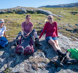 Disse tre gikk i år fjellmarsjen for andre gang, første gang i 2016. F.v.: Elin Selseng, Eva Hagen Breivik og Lisbeth Fjellheim.
