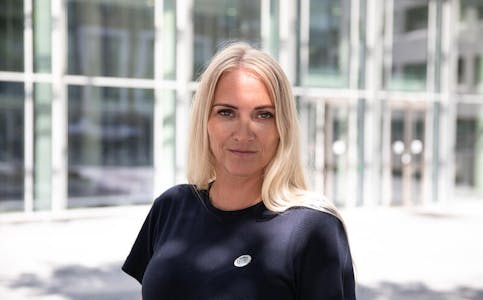 Lill Sverresdatter Larsen,  forbundsleder i Norsk Sykepleierforbund, sier at det er et nasjonalt problem at så mange ønsker seg ut av sykepleieryrket.